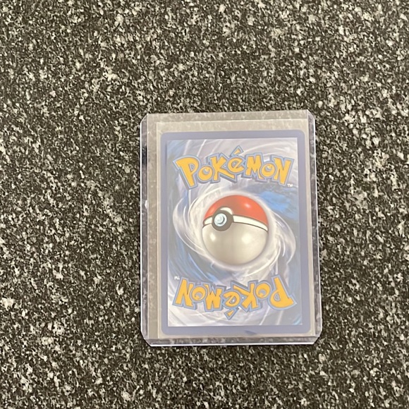 2021 Pokémon Fusion Strike Mew V - Picture 2 of 2